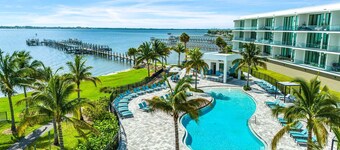 Harbor Island Beach Club - Luxury Waterfront Apartments with Views Pool Dock Private Beach Access