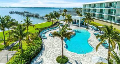 Harbor Island Beach Club - Luxury Waterfront Apartments with Views Pool Dock Private Beach Access