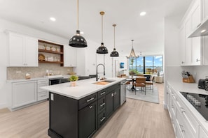 Appartamento (3 Bedrooms) | Cucina privata | Frigorifero, microonde, forno, macchina per tè/caffè