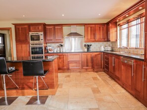 Dishwasher, cookware/dishes/utensils - Cashelrehin (Errarooey)