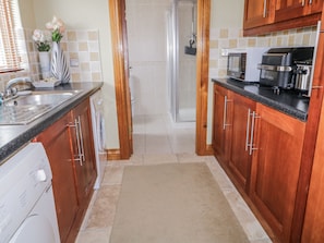 Dishwasher, cookware/dishes/utensils - Cashelrehin (Errarooey)