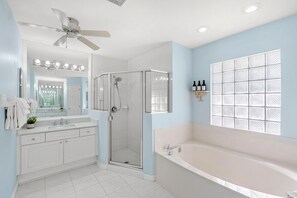 Casa (3 Bedrooms) | Baño | Regadera 