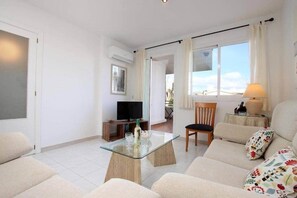 TV - Apartment Veleta (Port de Pollença)