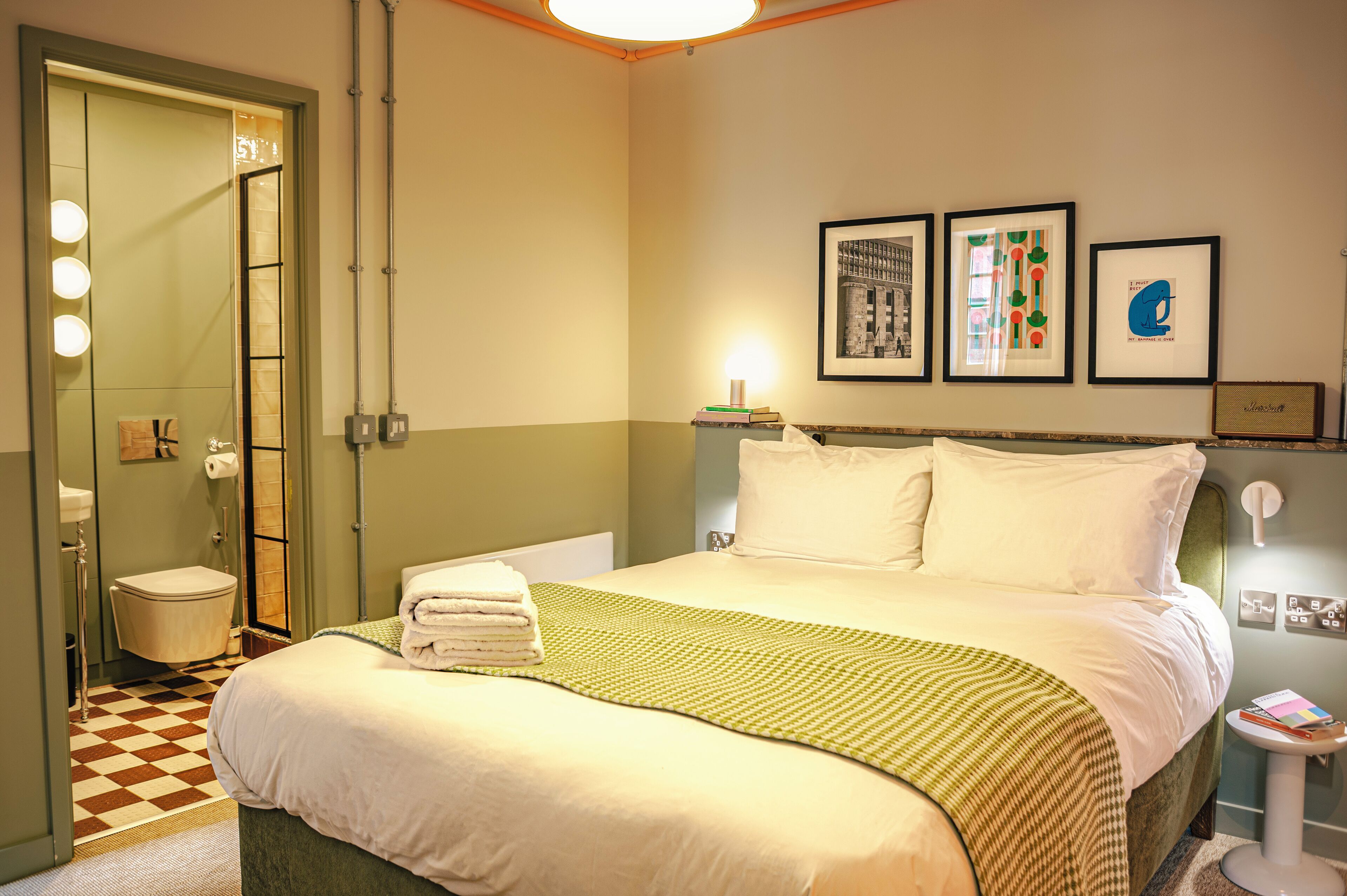 Superior Apartment | In-room safe, laptop workspace, iron/ironing board, free WiFi
