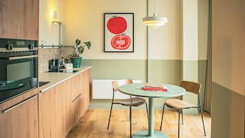 Studio | Private kitchen | Full-size fridge, microwave, oven, dishwasher