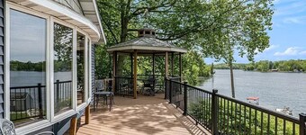 Lakefront Charming 3-bedroom house at Six Lakes with AC and Heat