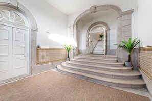 Interior - GuestReady - Luxurious riverside studio retreat (Vila Nova de Gaia)