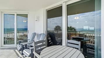 Condo, 1 très grand lit et 1 canapé-lit (SeaSpray West 303-Gulf Front) | Restauration en plein air