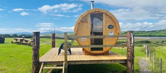 The Dozy Donkey Shepherd Hut & Sauna Farm Stay