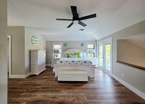 2 bedrooms, iron/ironing board, WiFi, bed sheets - Gulf View on Bay- Newly Renovated (Palm Harbor)
