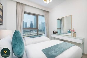Luxury Apartment, Balcony, City View | Egyptian cotton sheets, premium bedding, in-room safe - Vogue | Downtown with Direct Access to Dubai Mall (Dubai)