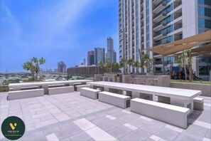 BBQ/picnic Area - Vogue | Downtown with Direct Access to Dubai Mall (Dubai)