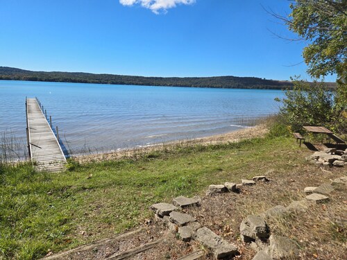 Little Glen Lake 3 bedroom, 2 bath, Air Conditioning, Great Swimming & Fishing