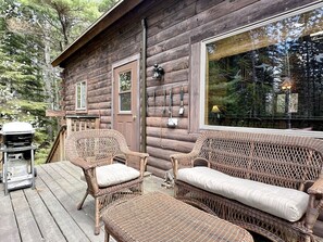 Terrace/patio - Classic Maine 2BR Cabin in Center of MDI! Pet Friendly [Birdsong] (Mount Desert)