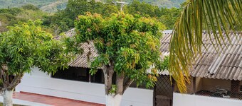 Private 2-bedroom farmhouse in Santa Marta with stunning views.