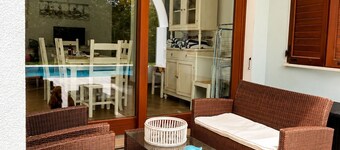 3BR Private Pool Villa, Lagoon Sunsets on Albarella, Pet-Friendly