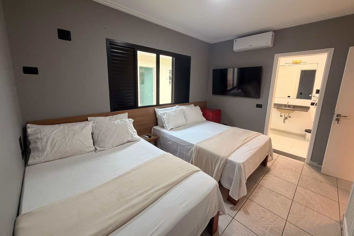 Deluxe-Suite | Verdunkelungsvorhänge, Bügeleisen/Bügelbrett, kostenloses WLAN