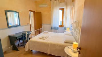 1 slaapkamer, een bureau, gratis wifi, beddengoed