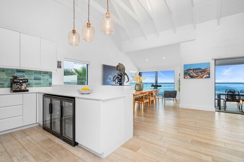 Villa View - Six Bedroom House, Sleeps 14