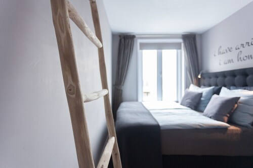 Spacious 2-4p Family Stay Haarlem, 10 min walk Centre, Easy Train to Amsterdam