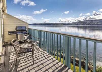 Discovery Bay | Nature Coast Getaway | Pool + Hot Tub | 2BR