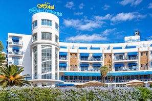 Front of property - Las Vegas Hotel (Calella)