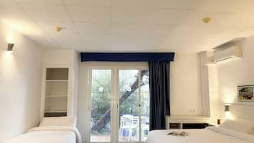 In-room safe, blackout curtains, free WiFi