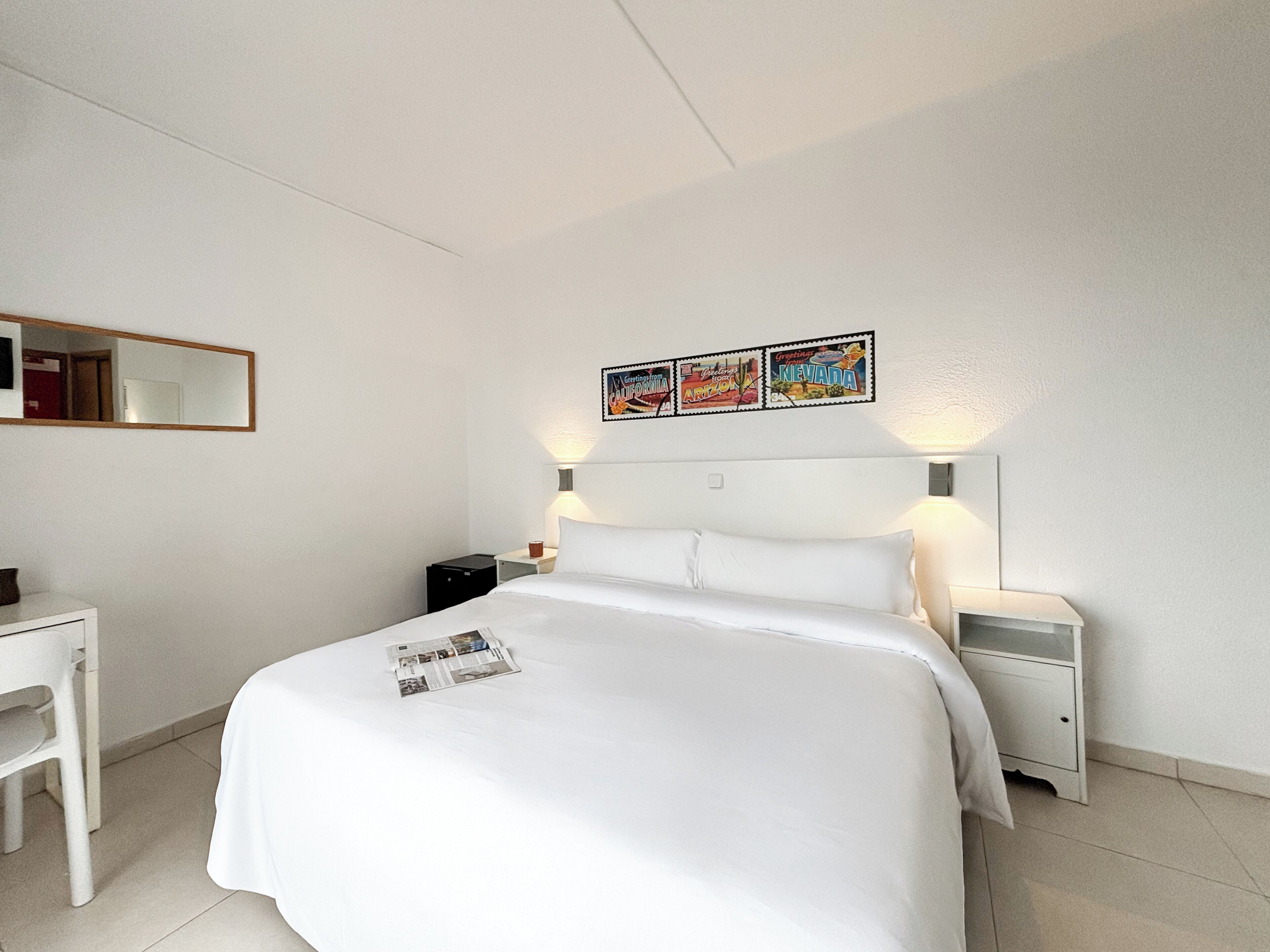 Pengeskab på værelset, mørklægningsgardiner, gratis Wi-Fi