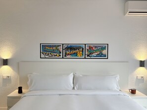 In-room safe, blackout drapes, free WiFi, bed sheets - Las Vegas Hotel (Calella)