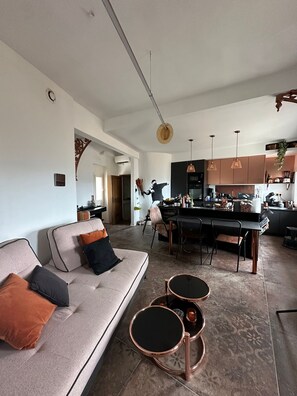 Smart TV, books, stereo - Charming duplex and panoramic rooftop in medieval village house (La Cadière-d'Azur)