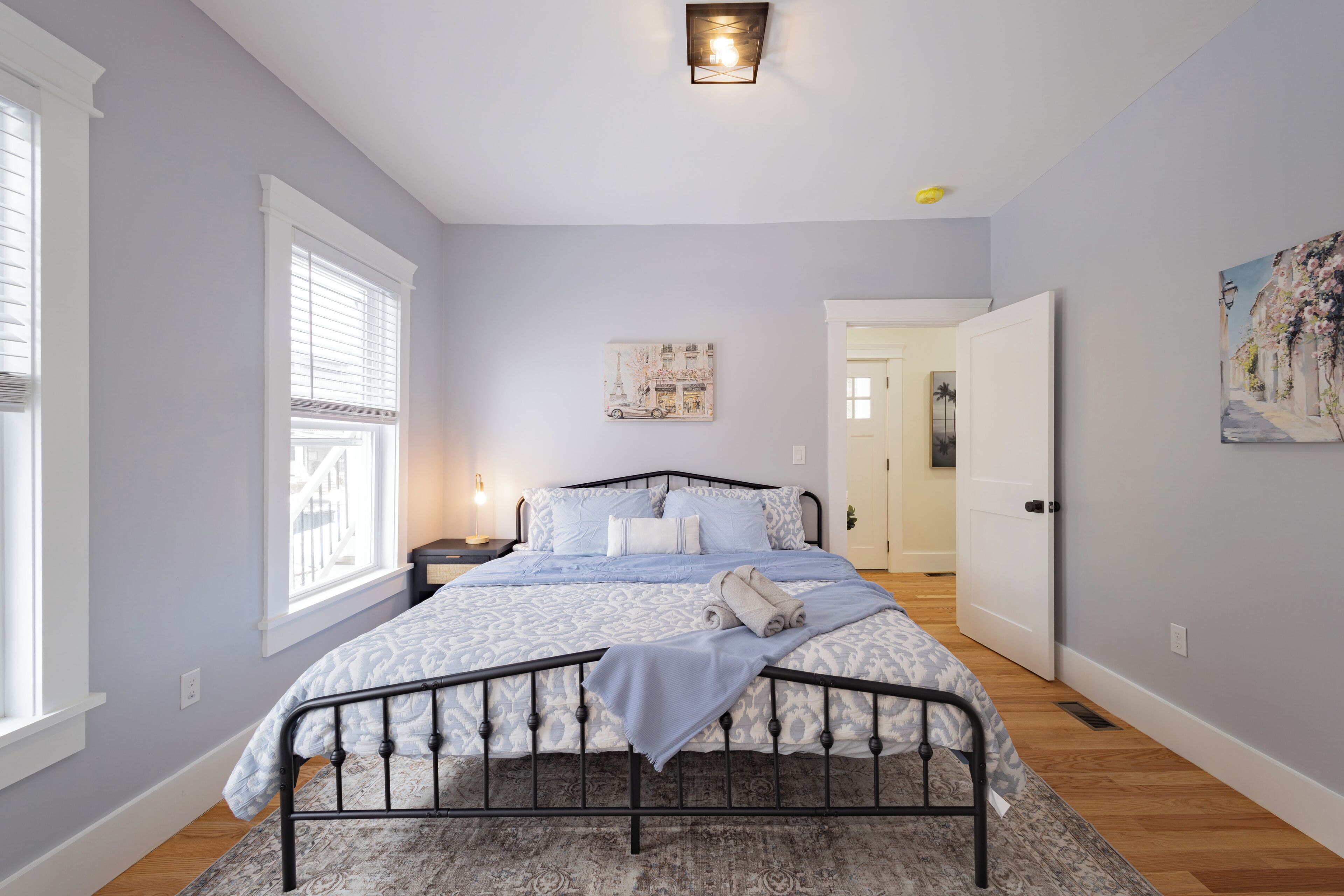 2 bedrooms, iron/ironing board, internet, bed sheets