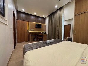 Comfort Room, Balcony, City View - Vaidik Dham (Vrindavan)