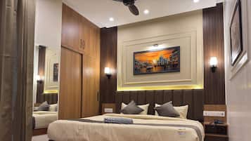 Comfort Room, Balcony, City View | Laptop workspace, free WiFi