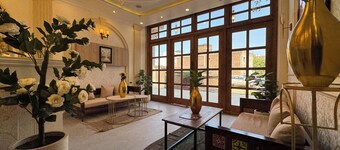 Vaidik Palace - 800 mtr from Prem Mandir