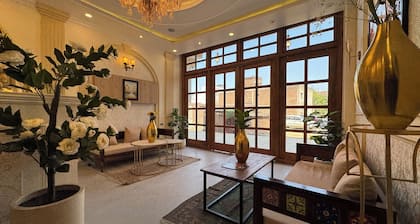 Vaidik Palace - 800 mtr from Prem Mandir