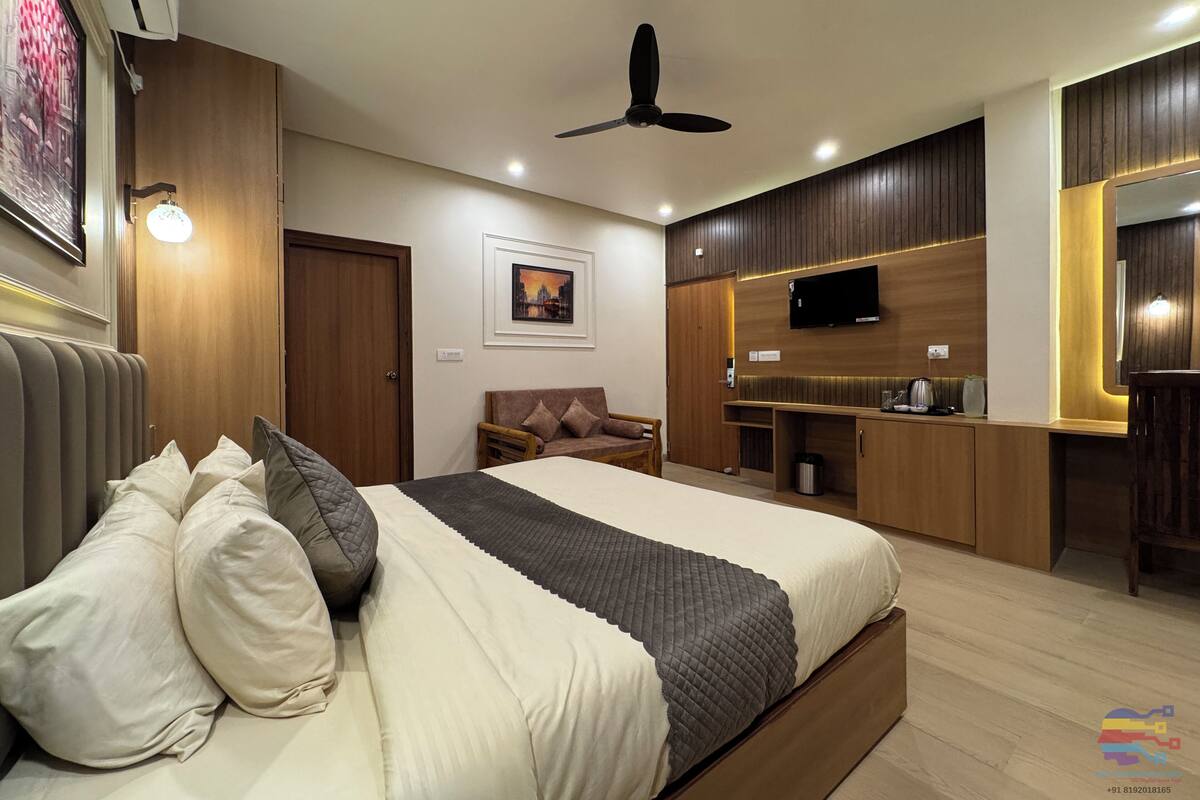 Superior Room, City View | Laptop workspace, free WiFi