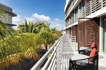Patio, balcany or terrace at Collins Court South Beach