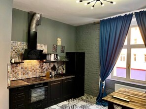 Fridge, microwave, oven, stovetop