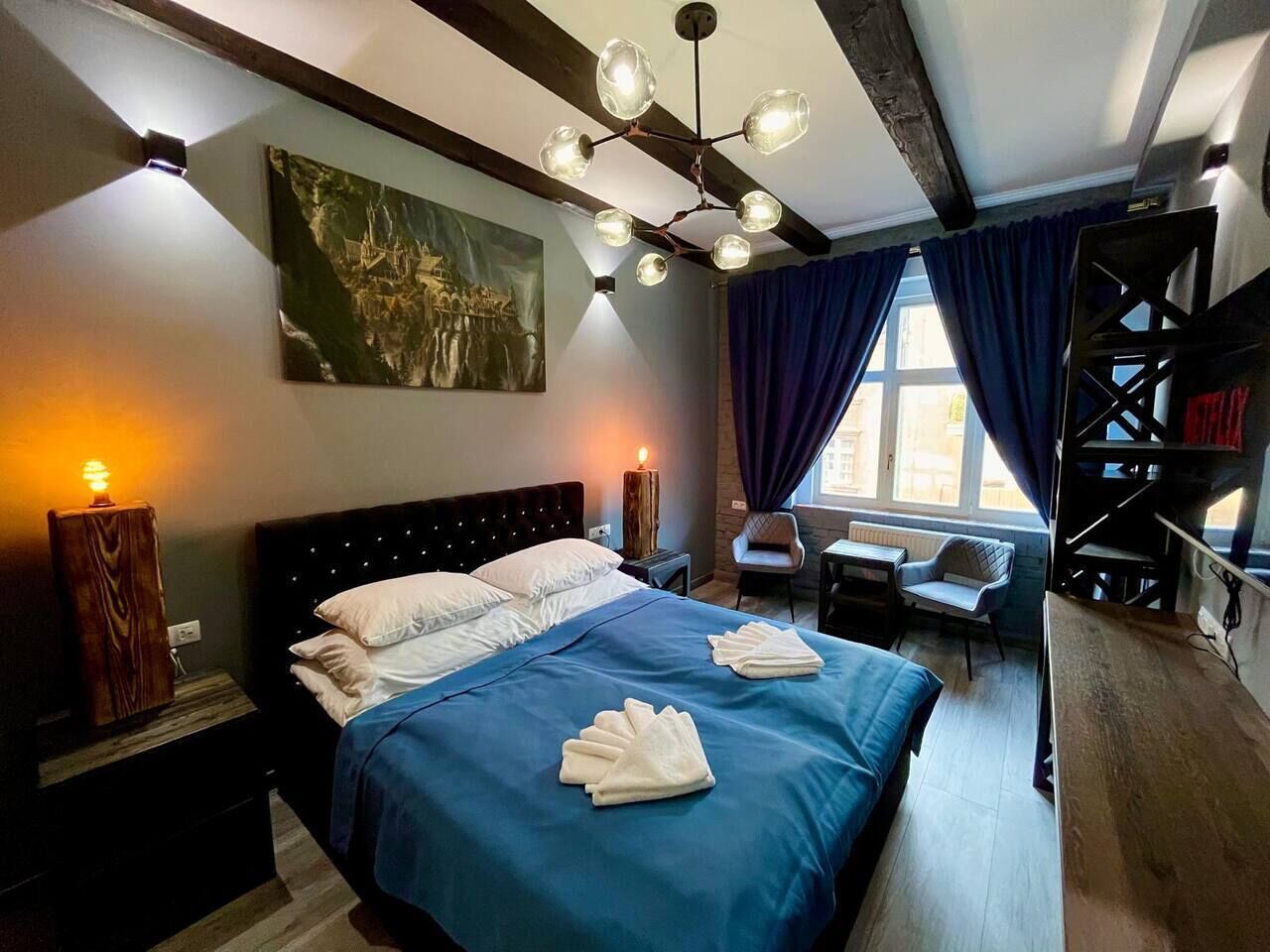 Desk, iron/ironing board, WiFi, bed sheets