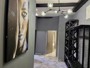 Interior - Elegant Retreat 7 Min to Colonnade (Karlovy Vary)