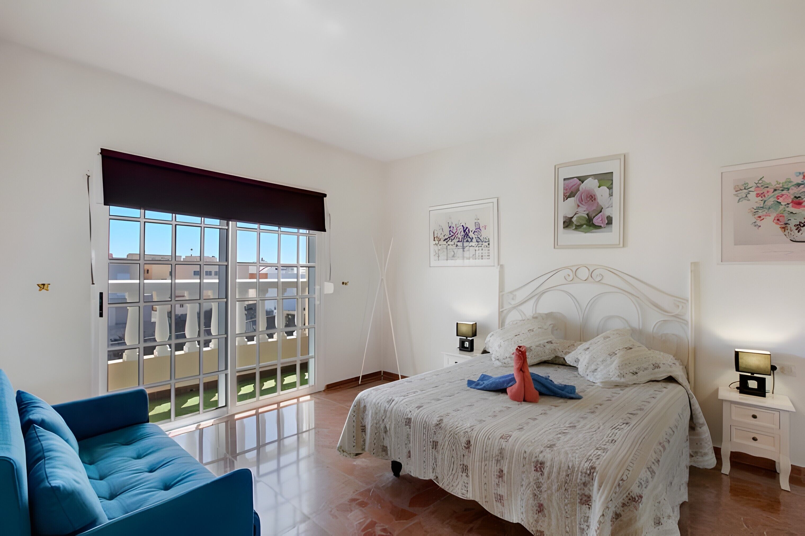 4 slaapkamers, een strijkplank/strijkijzer, wifi, beddengoed