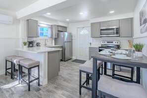 House, 2 Queen Beds (Bonita Aqua) | Private kitchen - Bonita Aqua (Fort Myers Beach)