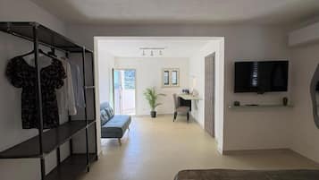 Deluxe Double Room, Private Terrace, Sea View | Kostenloses WLAN