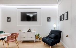 Smart TV - Zara Suite Apartment (Civitavecchia)