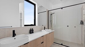 Shower - Saltline House - Point Lonsdale (Point Lonsdale)