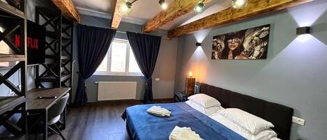 Iron/ironing board, WiFi, bed sheets