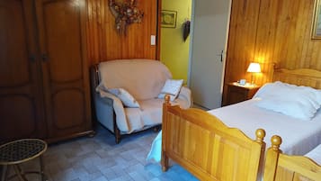 1 bedroom, iron/ironing board, WiFi