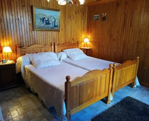 1 habitación, tabla de planchar con plancha y wifi 