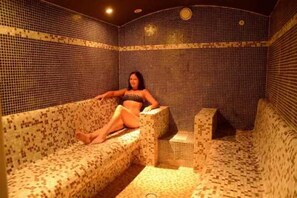 Spa - ZEcamping 4 étoiles  espace aquatique locatif TV 24m2 4 pers (Hyères)