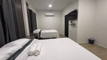 Comfort Twin Room, Patio, Courtyard View